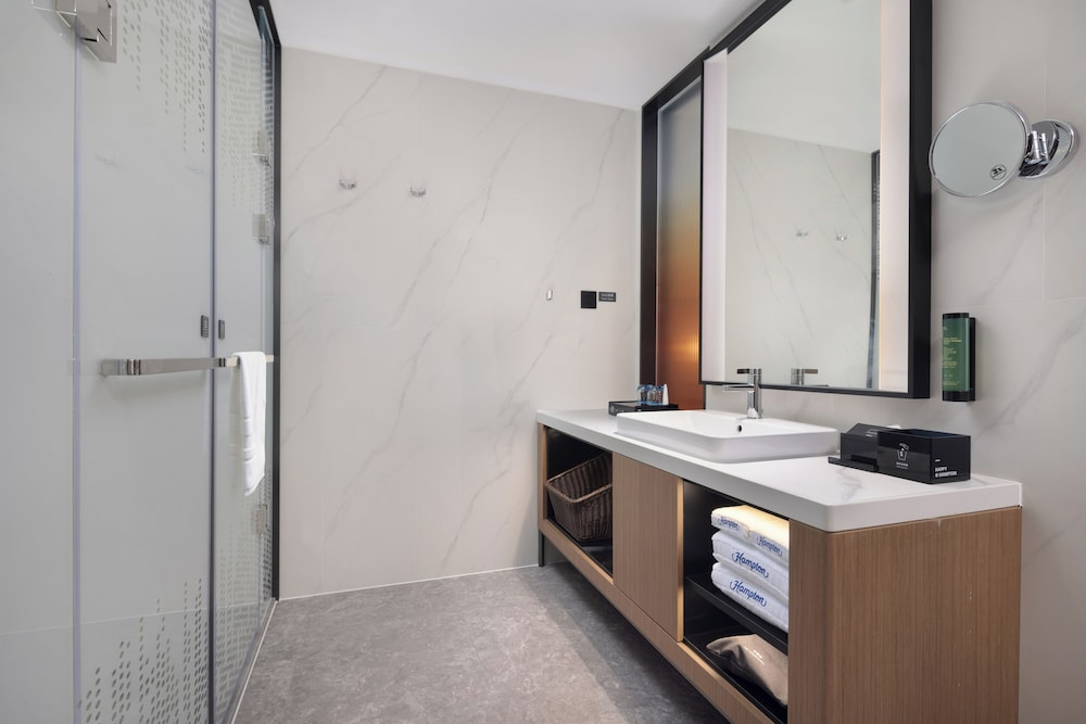 Hampton by Hilton Guangzhou Xintang Railway Station