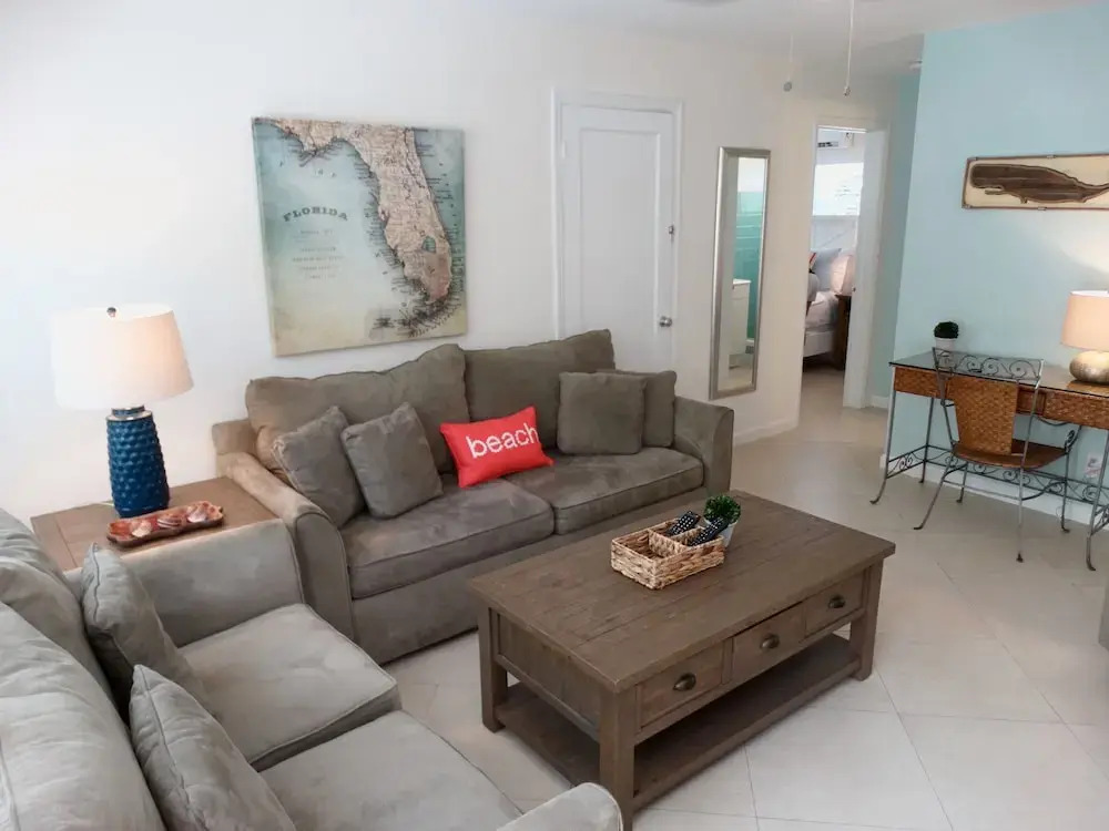 Sunny Shores Inn & Suites