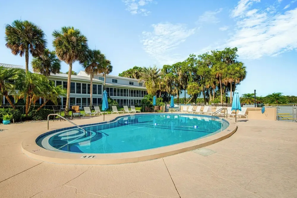 River-view Condo w/ Boat Slip in Welaka!