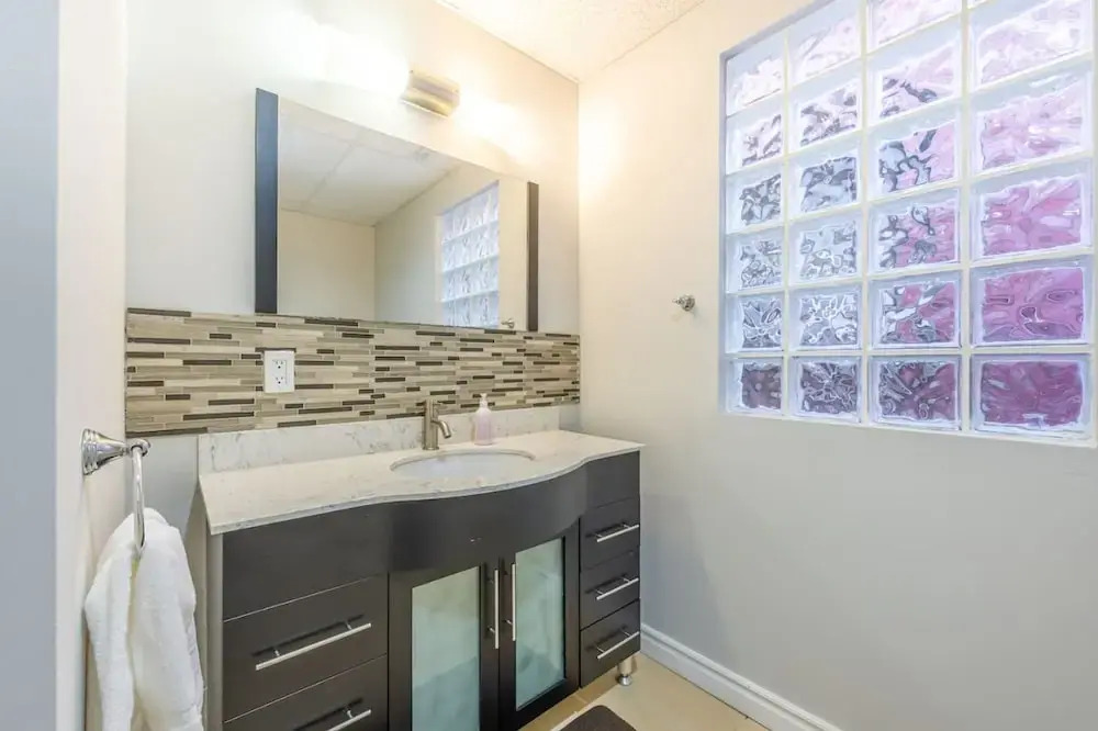 Bright 1BR Apt in Niagara Falls and Scenic Stay