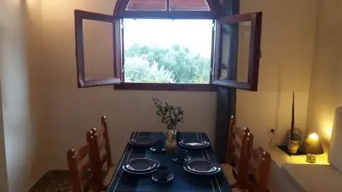 Elia Houses