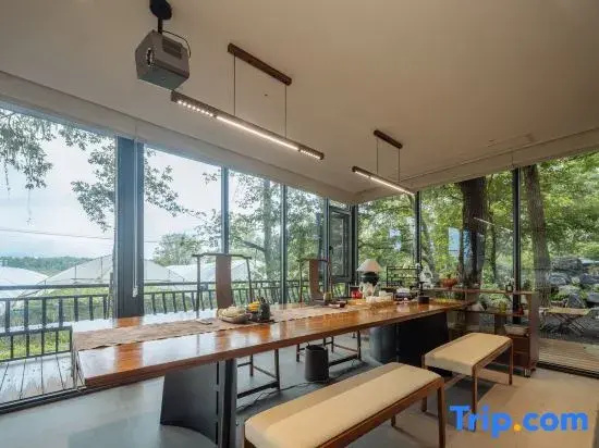 Huangshan Guanzhiyuan Gallery Garden · Huanghuali Wood Antique Collection Hotel