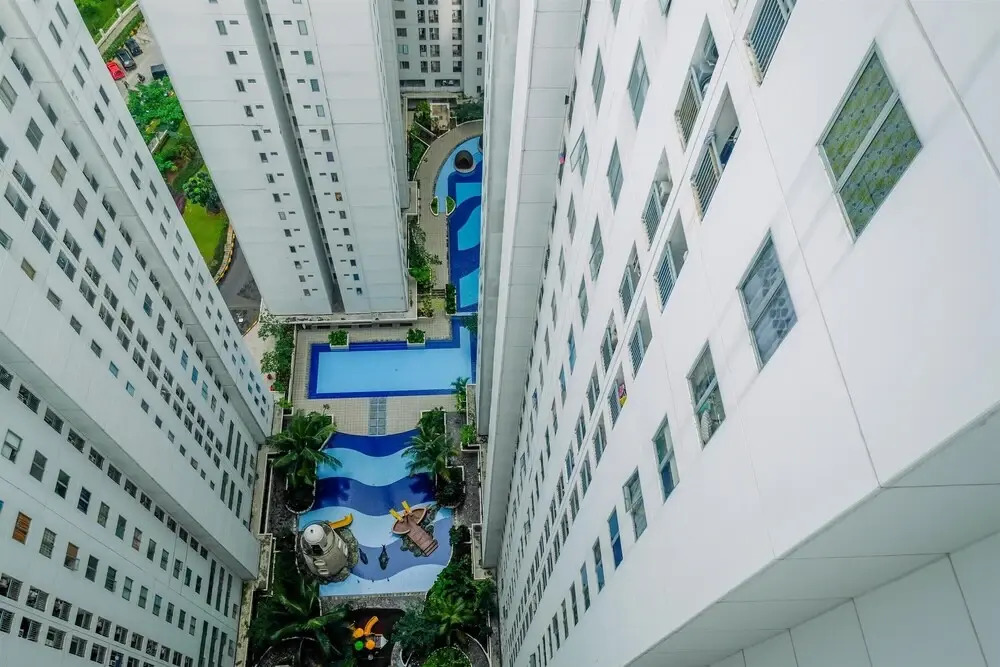 Cozy Stay 2BR Bassura City Apartment