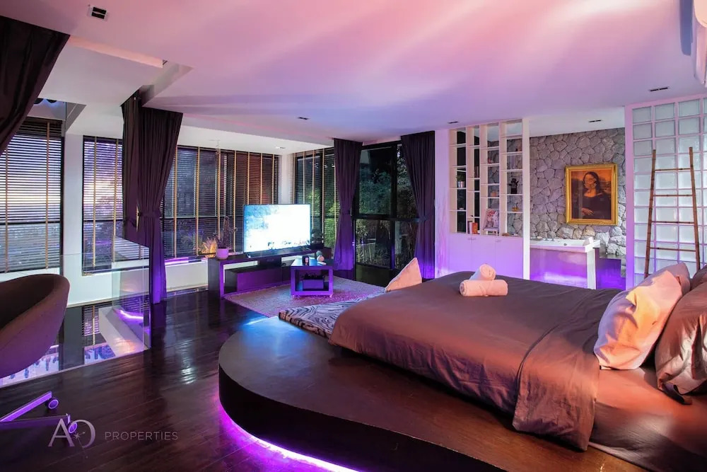 Stylish 4 Bedroom Seaview Pool Villa