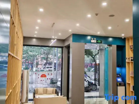 Bolei Luxury Hotel (Jingzhu Plaza Southhua First Branch)