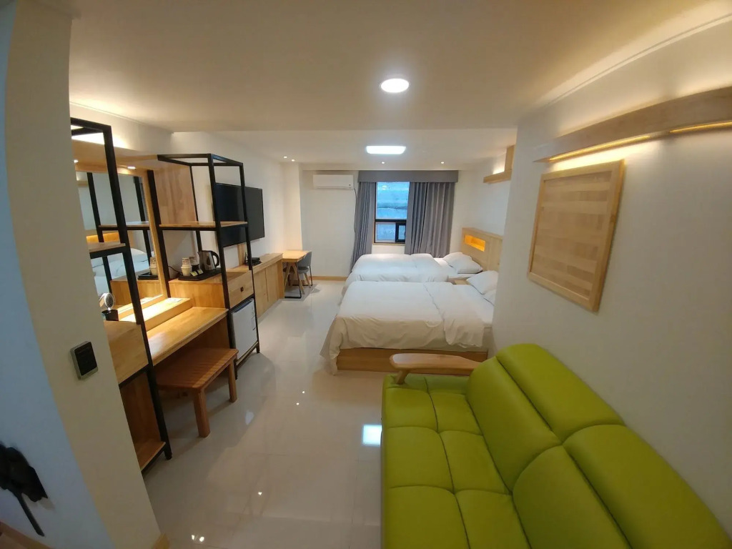 I.Y Hotel