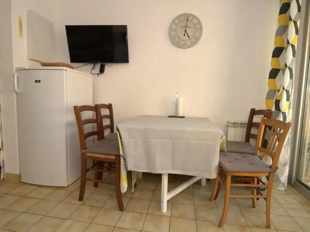 Appartement Balaruc-les-Bains, 2 pièces, 4 personnes - FR-1-553-62