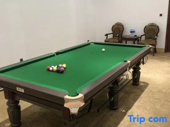 Rich Hotel