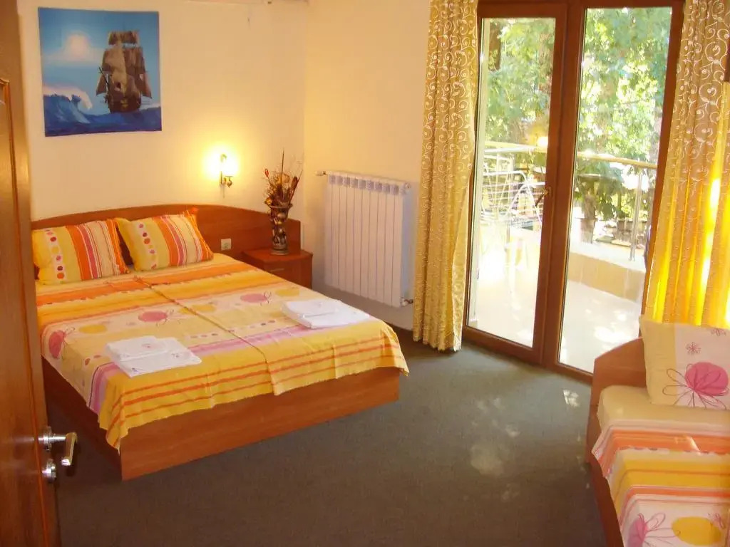 Sunny Paradise Family Hotel