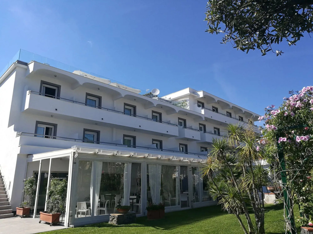 Hotel Marad