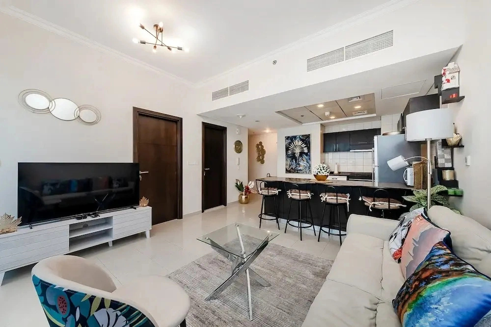 Handsome 1BR in Bay Central Tower