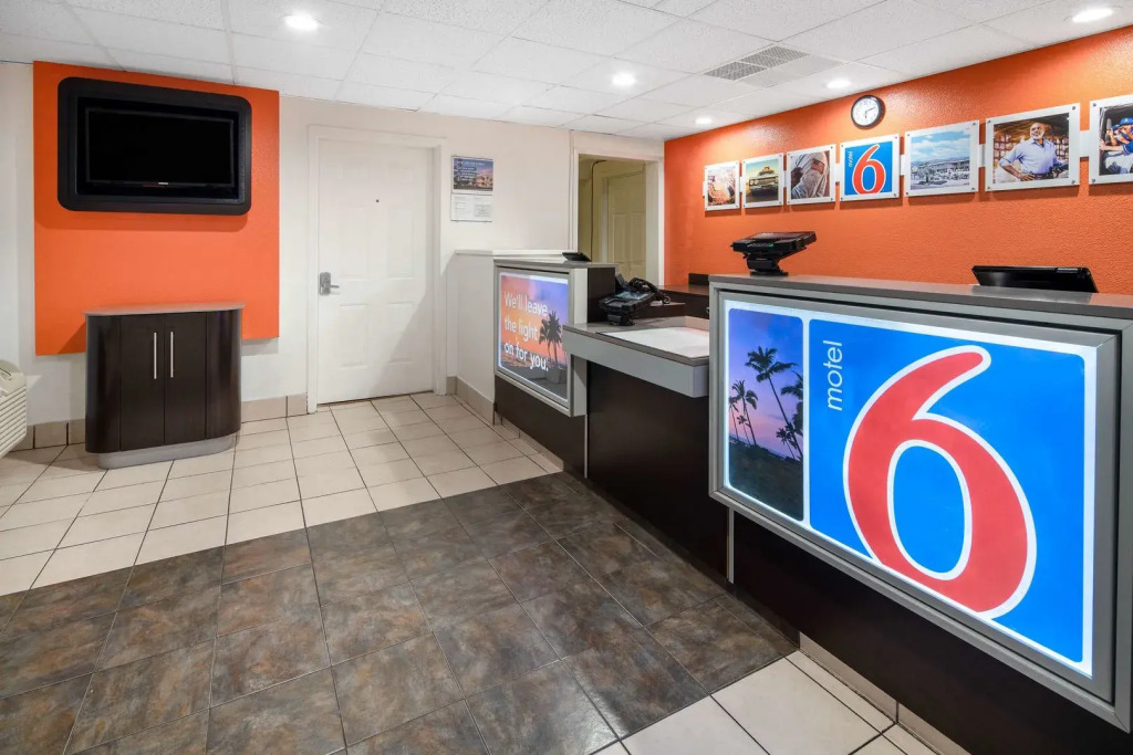 Motel 6-Ventura, CA - South