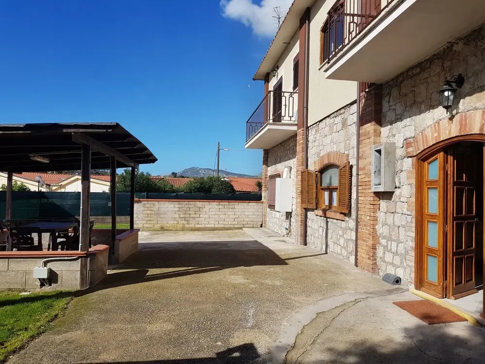 Cary-Villa 300mt dal mare