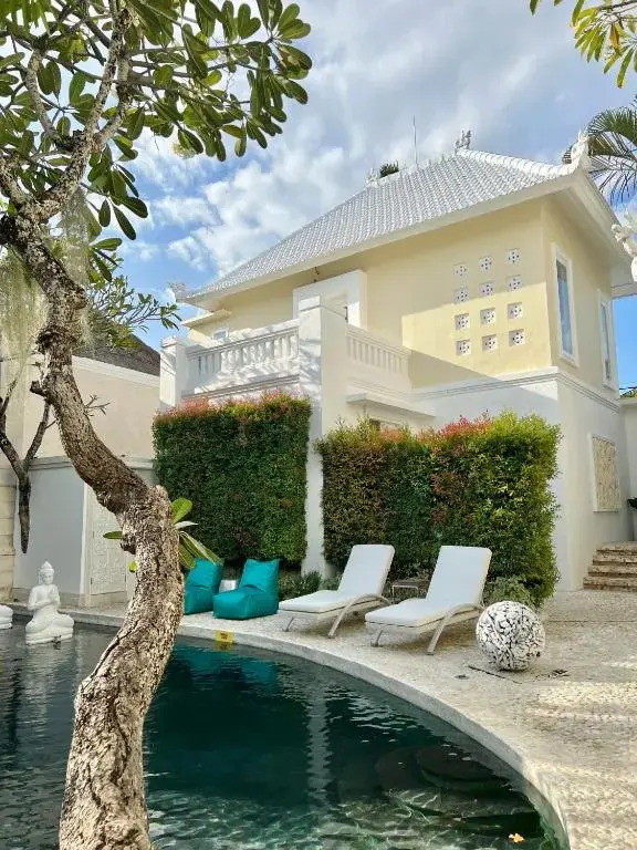 Moon Villas