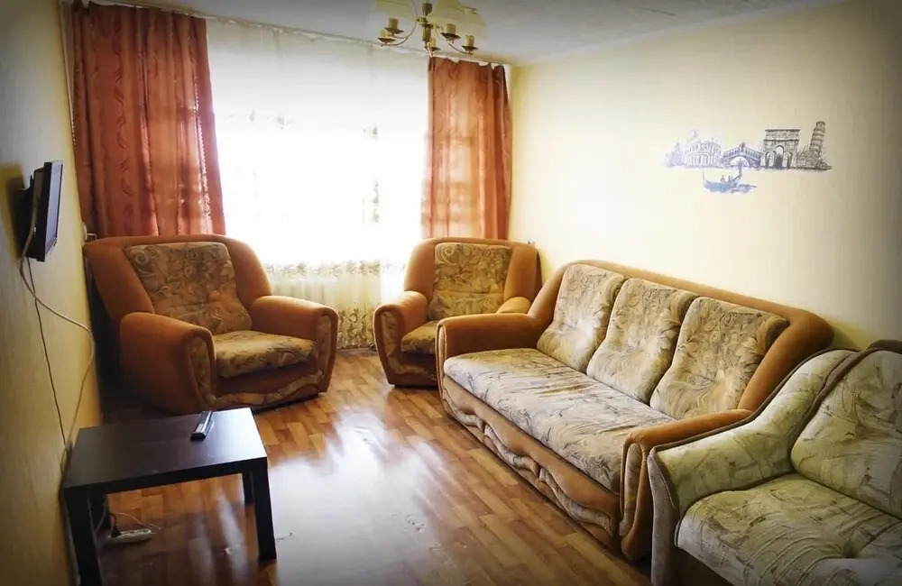 Dobrye Sutki Apartment on Kommunarsky 27
