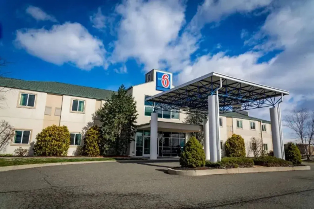 Motel 6 Shartlesville, PA