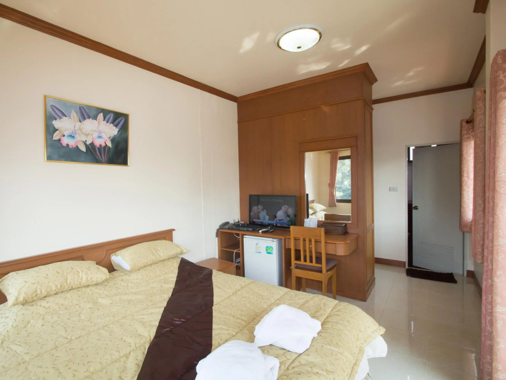 Donchai House Guest House& Cafe
