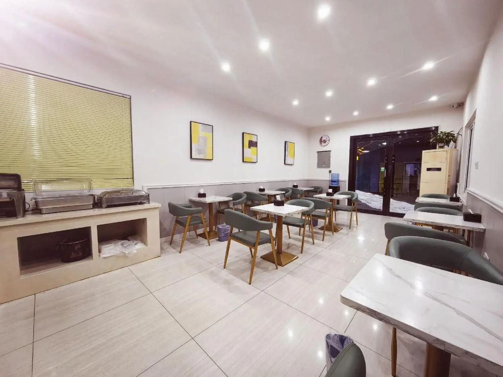 Home Inn UP Huaxuan Smart Travel Hotel (Donghai Pedestrian Street High-speed Railway Station)