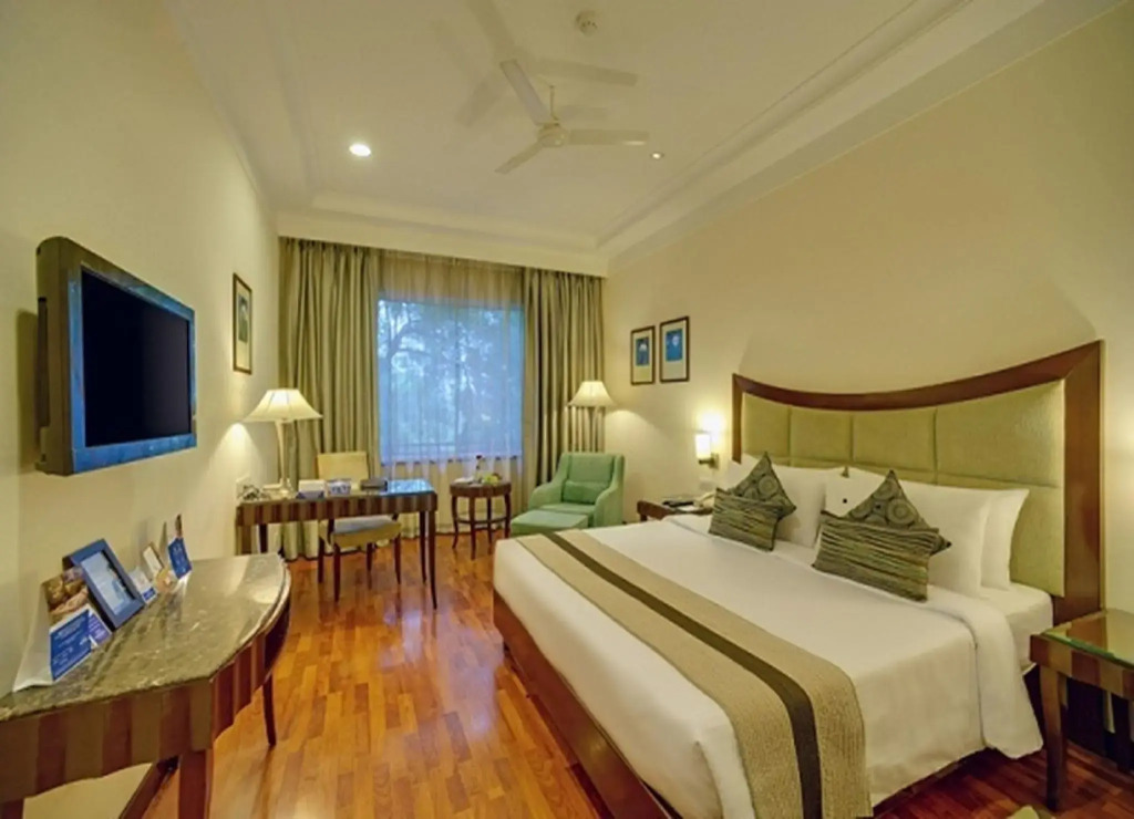 Muse Sarovar Portico Nehru Place