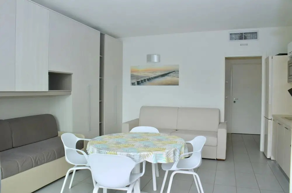 Charming Studio Apartment With Garden View