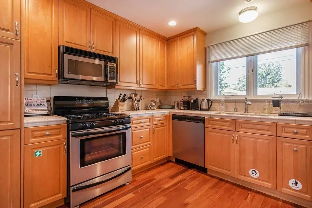 3BR Atwater House Spacious Backyard Sleeps 6