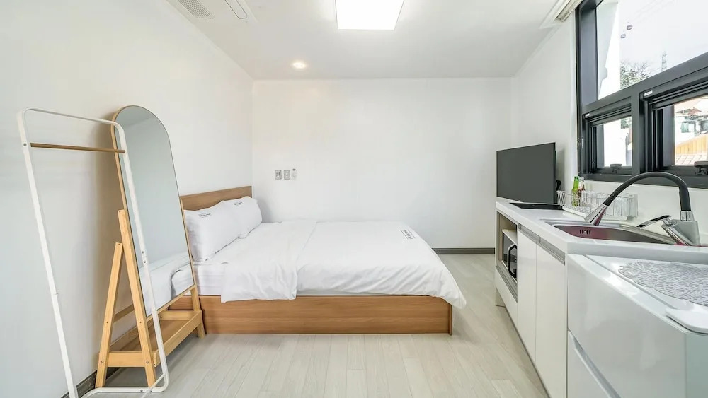 Yeosu Nangmanstay pension