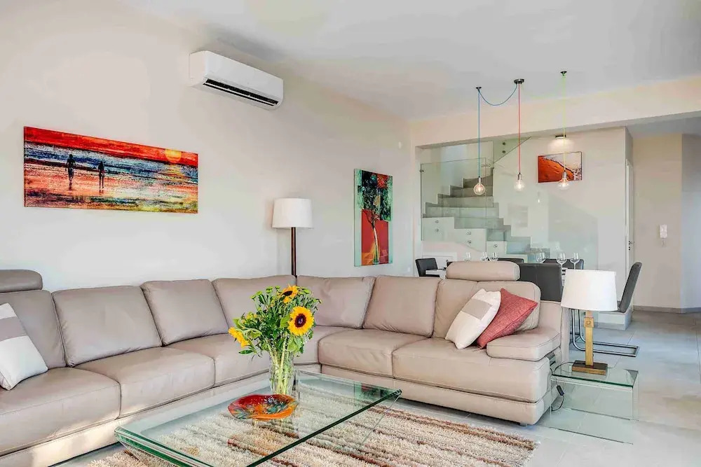 A Gorgeous Villa in Kokkino Horio