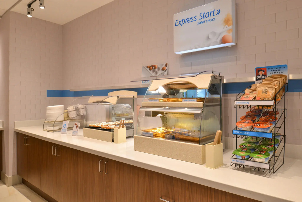 Holiday Inn Express & Suites Omaha Airport by IHG