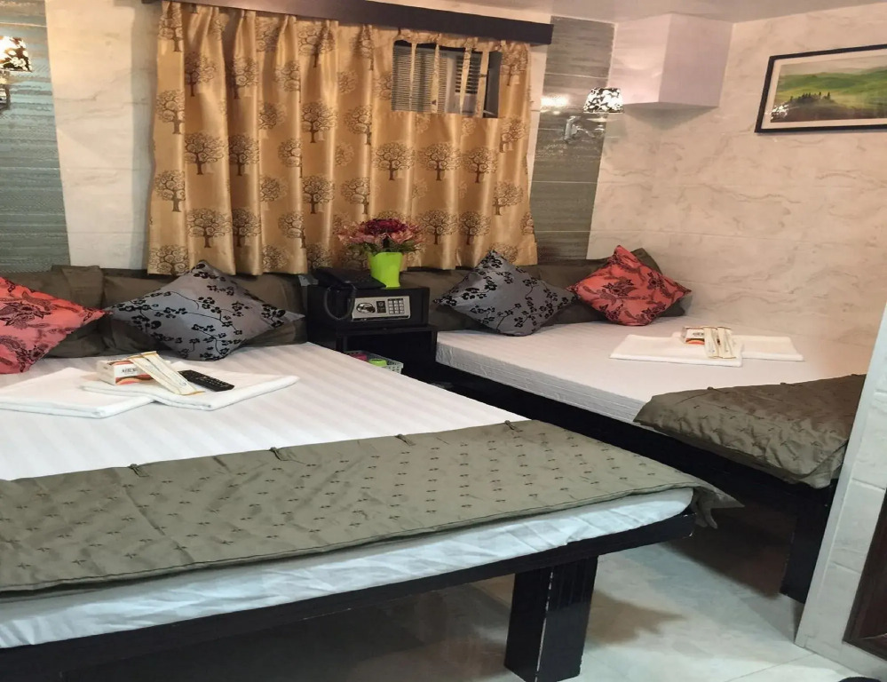 Skylark Hostel