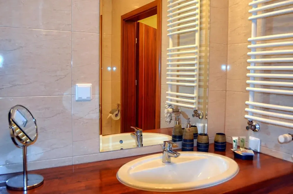 Aquamarina Onyx Marina Invest