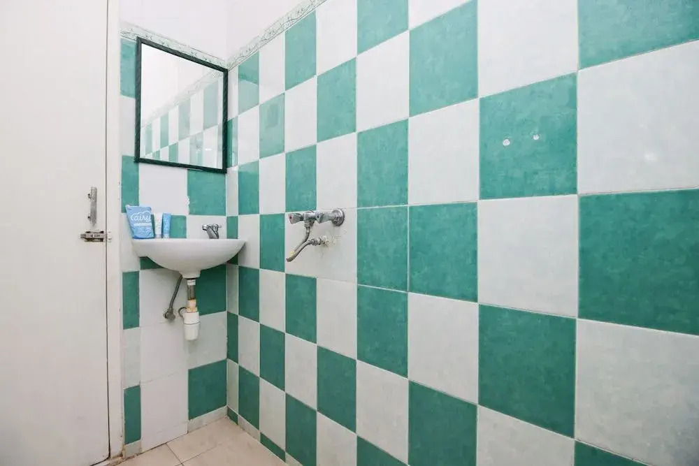 Airy Kuta Kartika Plaza Gang Samudra 100 Bali