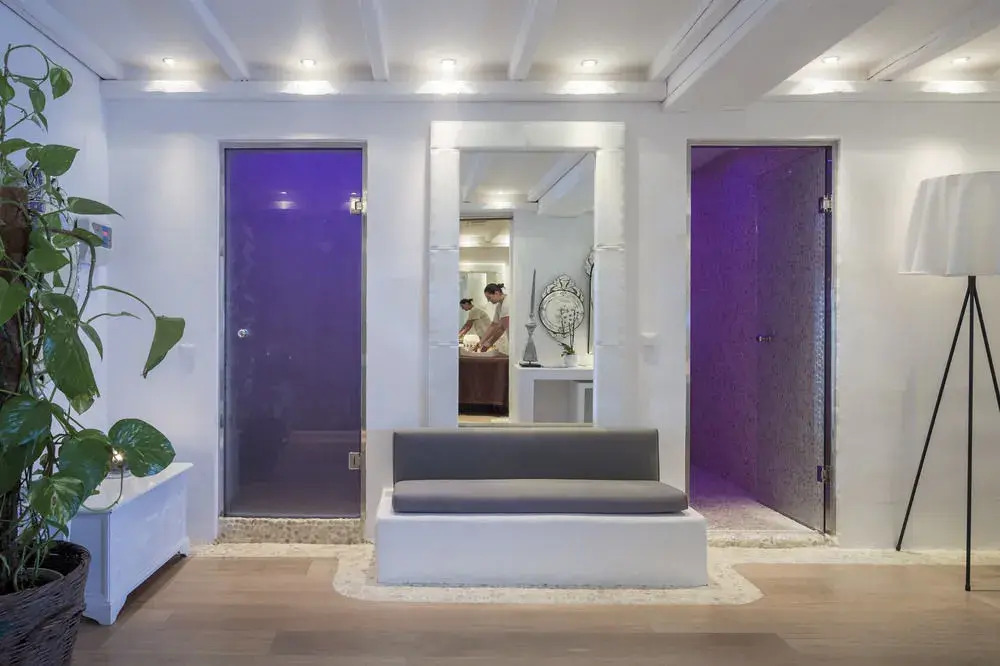 Kirini Suites & Spa Hotel