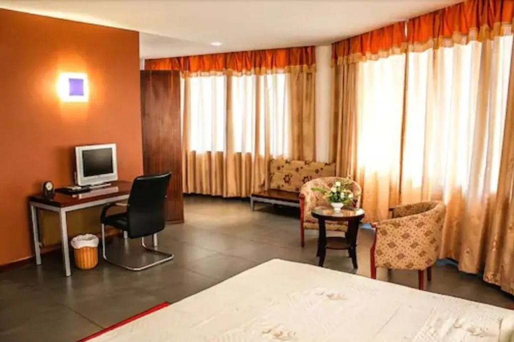 Maxlot Hotel