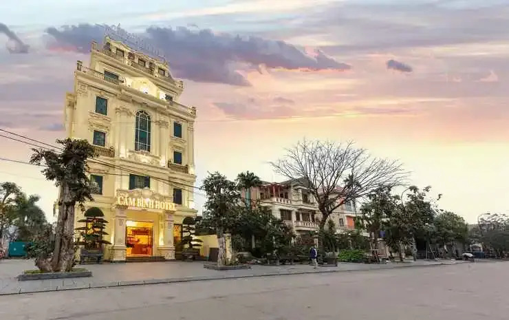 Cẩm Bình Hotel