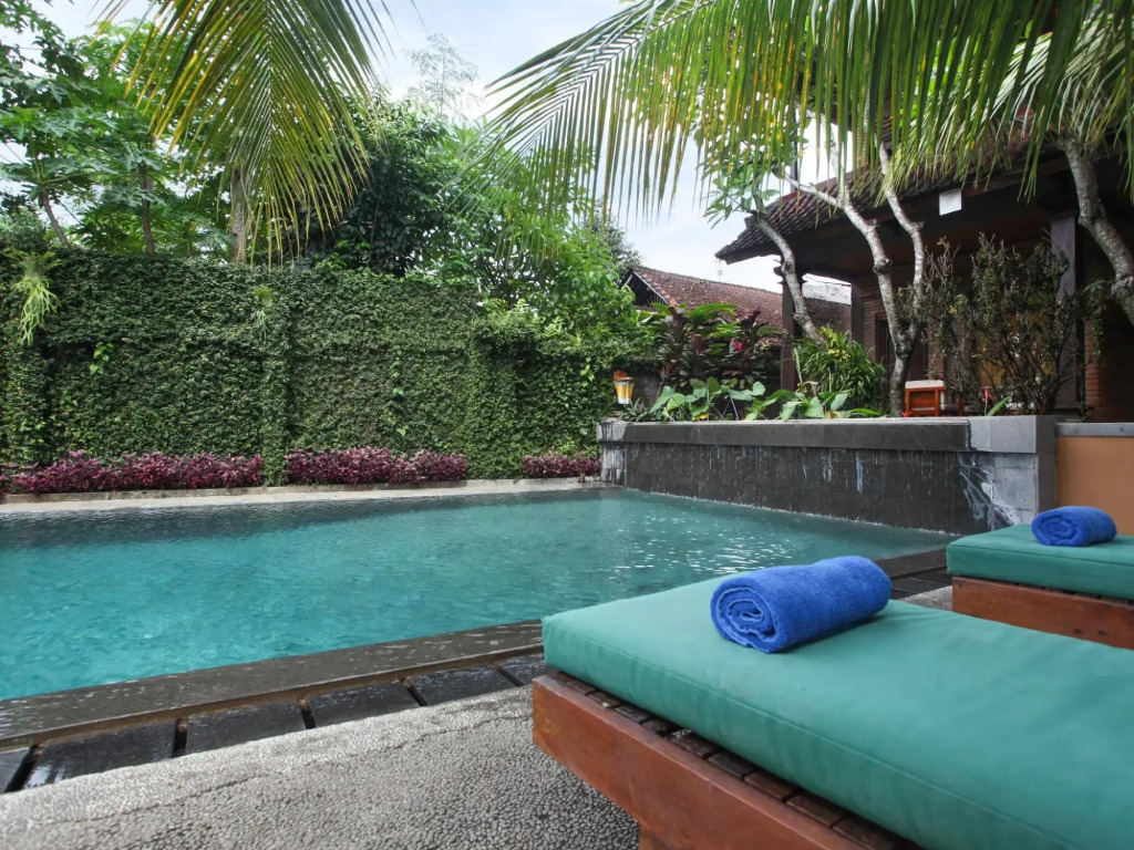 Dewa Bungalows, A Balinese House and Art Gallery