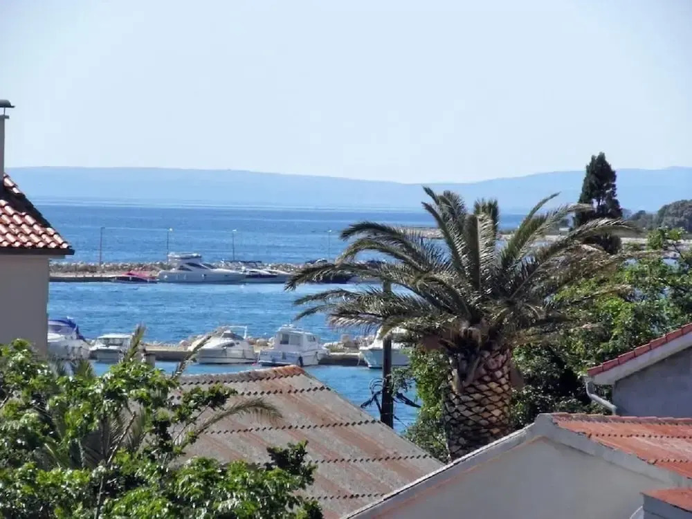 Ivan - Great Location - A1