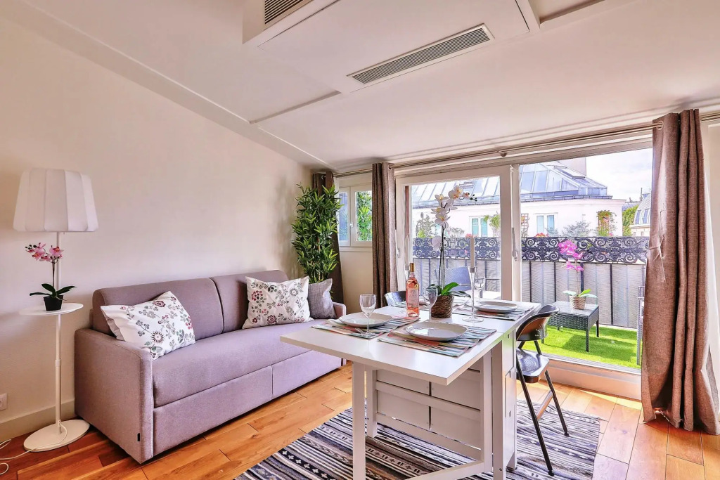 B 368 - TERASSE PERLE RARE - Quartier Latin