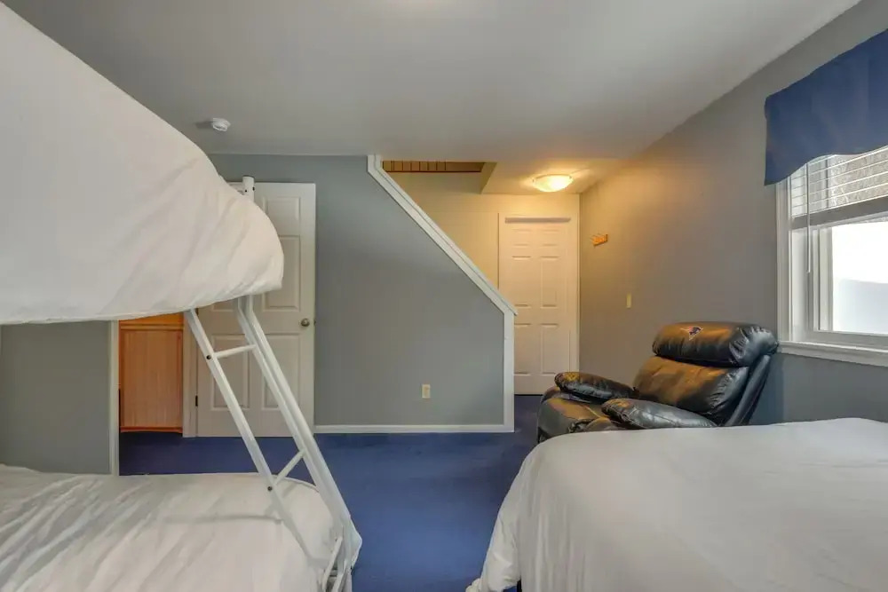 Golf, Hike & Unwind: Spacious Dover Retreat!