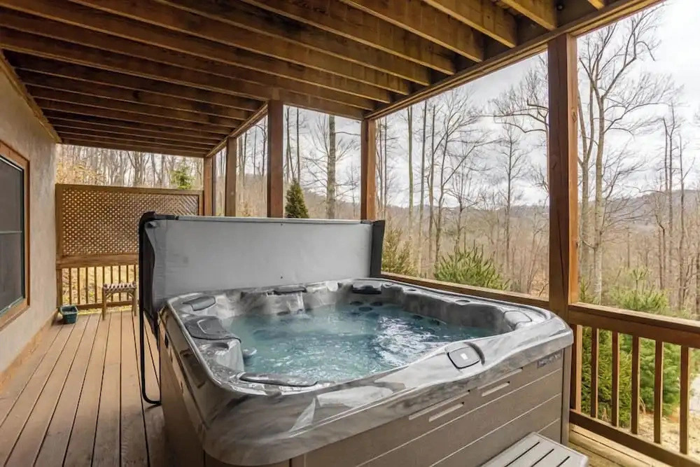 Gratitude - Hot Tub, Pool Table, Covered Decks, 5 Minutes to Boone