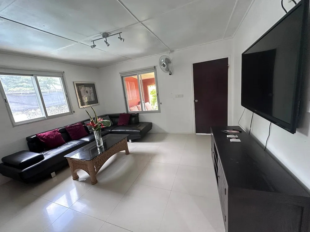 Elluk East Studios