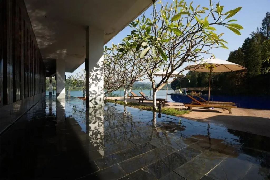 Baiyun Lakeside Hotel