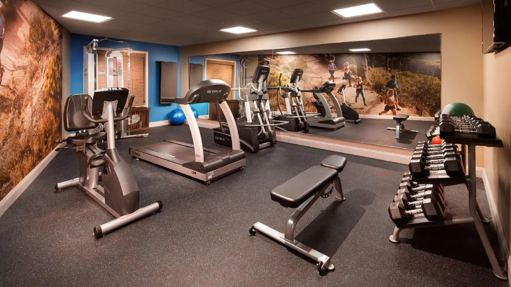 Aiden by Best Western Warm Springs Hotel and Event Center