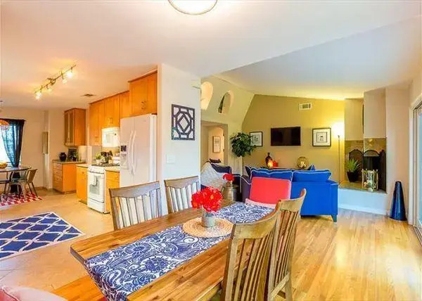 Three Bedroom Poolside in Pacific Beach