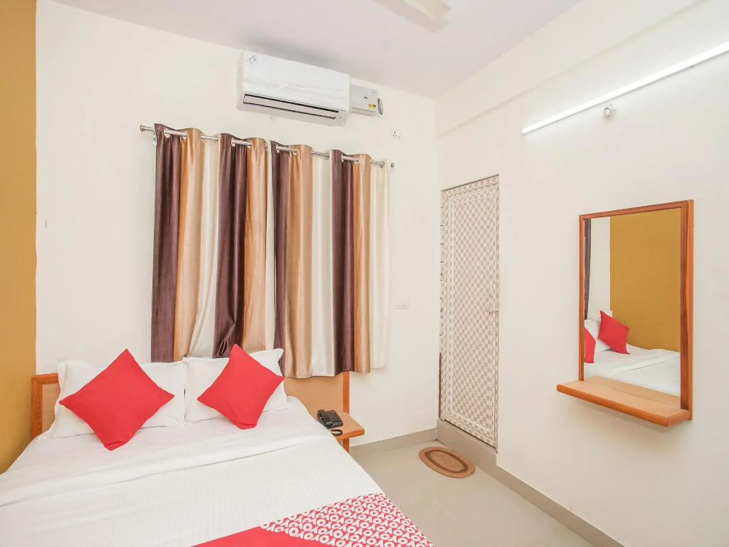 OYO 15016 Hotel City Plaza
