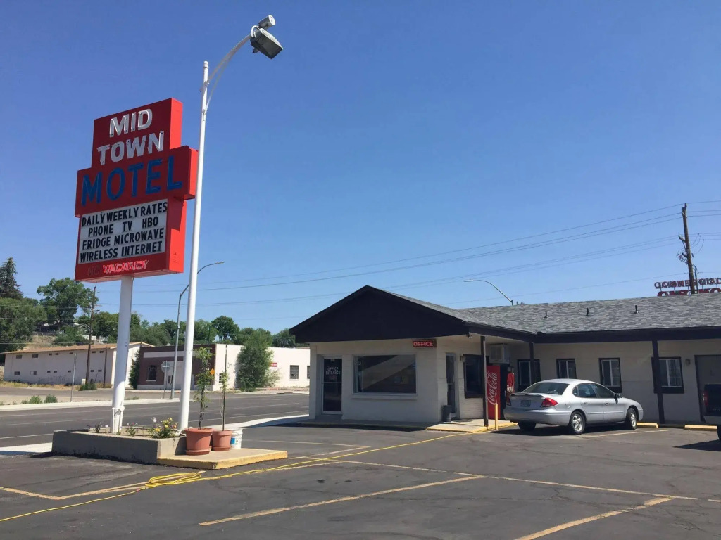 Mid Town Motel