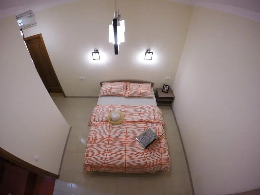 Inn Vysokiy bereg