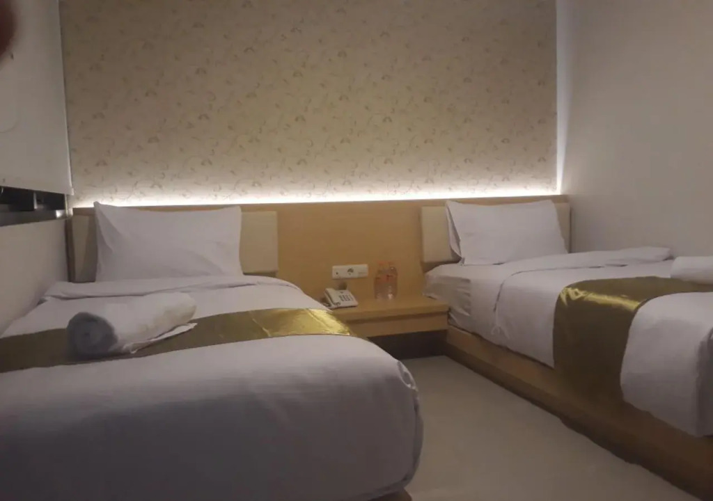 Gold Hotel Simpang Lima