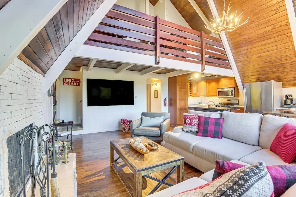 Family-friendly Lake Arrowhead Cabin w/ Game Room!