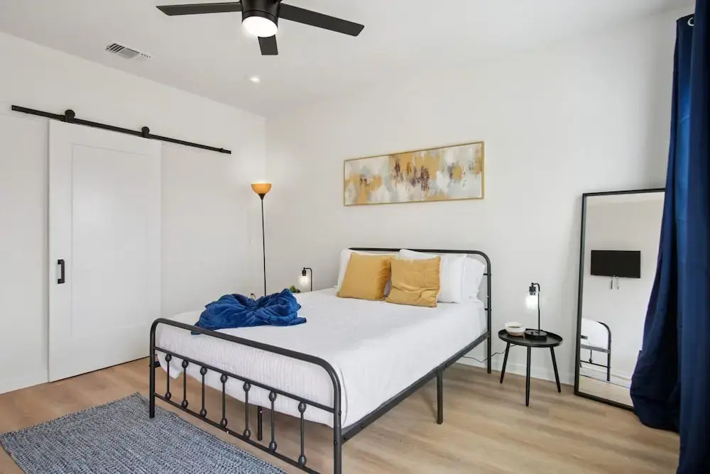 Minutes to Downtown Spacious 4BR 3BA Historic Gem