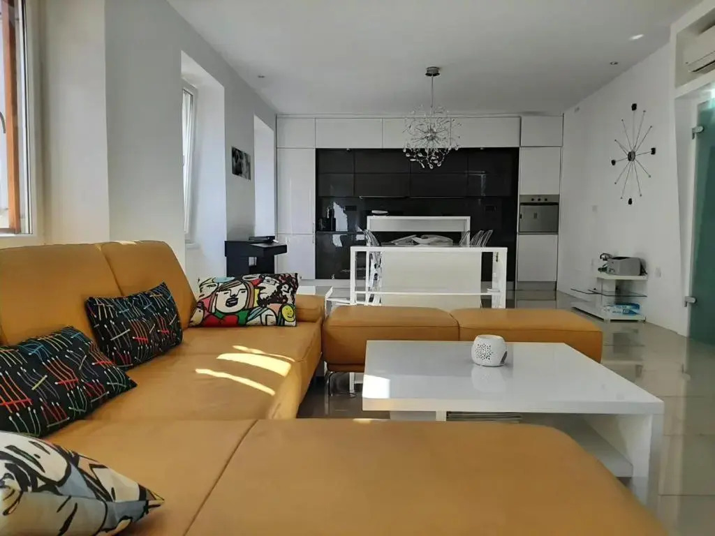 Apartment Lux